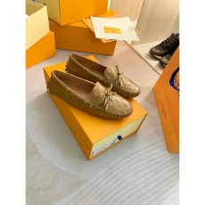 Louis Vuitton Low Shoes